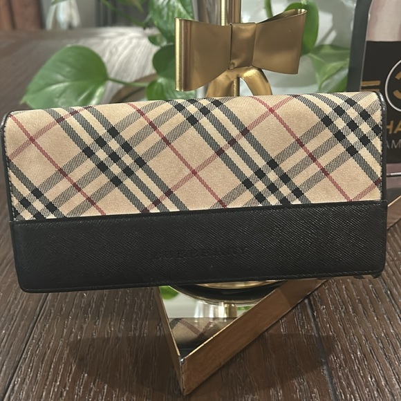 Burberry Nova Check Long Wallet - Picture 2 of 9
